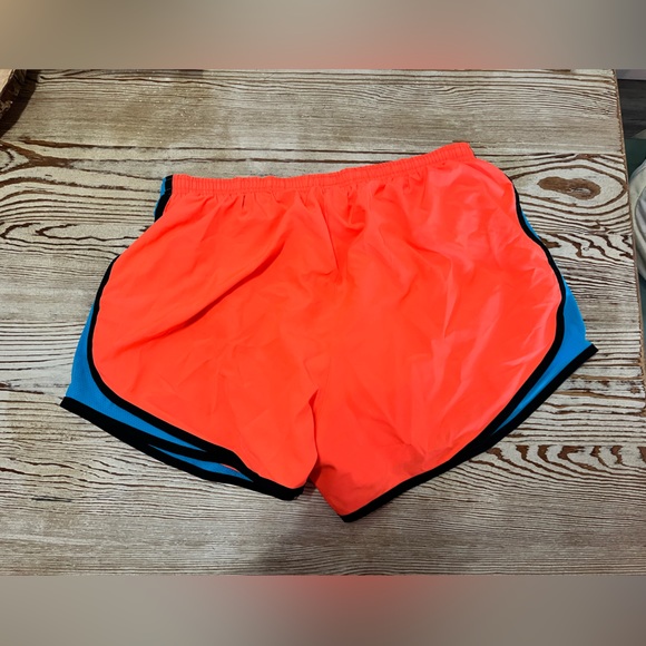 Nike shorts - Picture 2 of 3